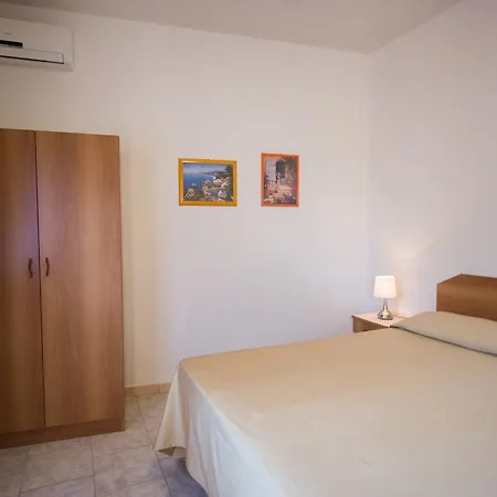 Urania Apartament *